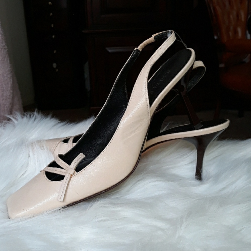 Anne Klein Beige Leather Heels - Picture 2 of 8